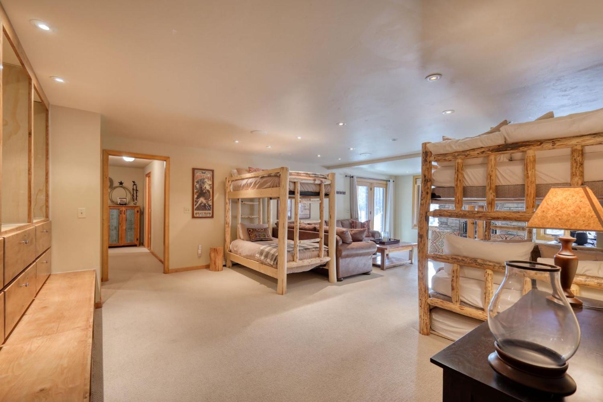 Rising Bull Lodge บิกสกาย ภายนอก รูปภาพ